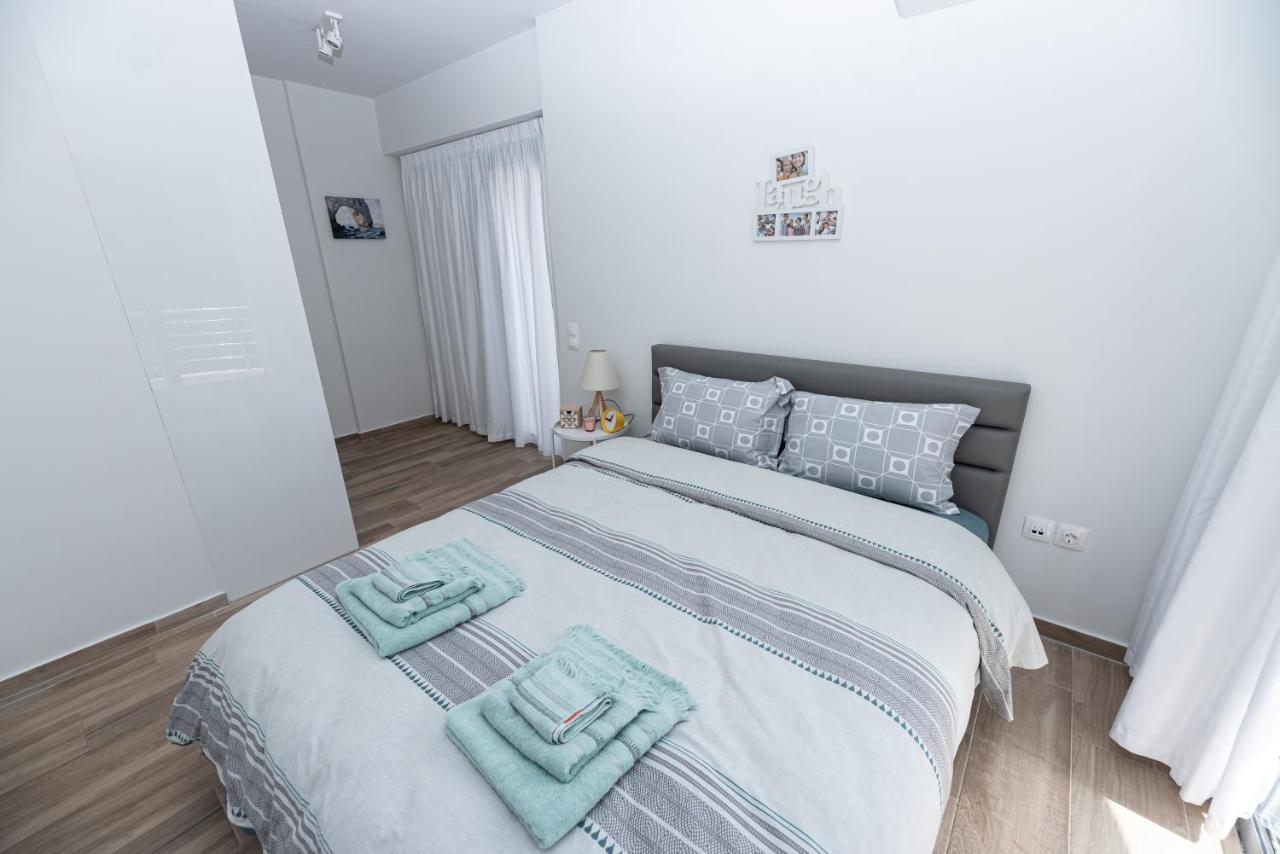 Design Apartment With Swimming Pool Near The Beach เอเธนส์ ภายนอก รูปภาพ