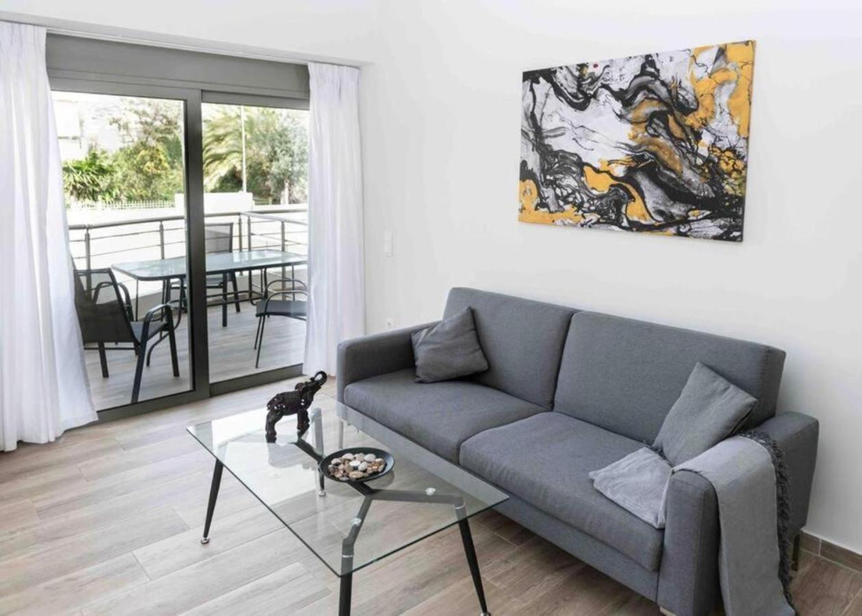 Design Apartment With Swimming Pool Near The Beach เอเธนส์ ภายนอก รูปภาพ